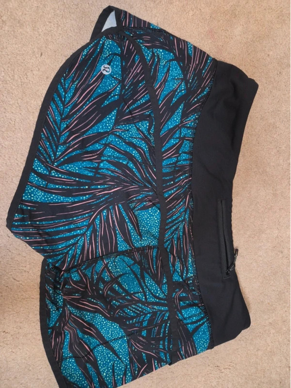 Lululemon shorts Size 6